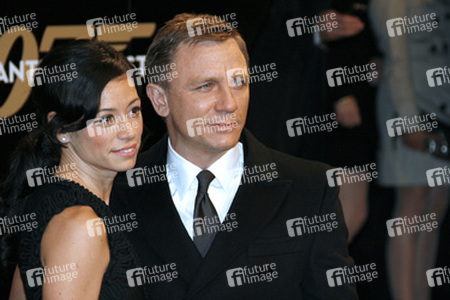 Satsuki Mitchell, Daniel Craig