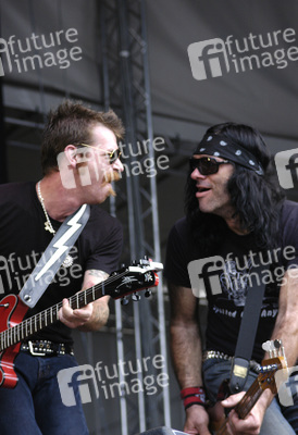 Jesse 'The Devil' Hughes, Brian 'Big Hand' O'Connor (Eagles of Death Metal)