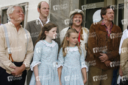 Harald P. Wieczorek, Stephan A. Tölle, Mathias Engel, Joshy Peters, Noa Teresa Togler, Lina Warning