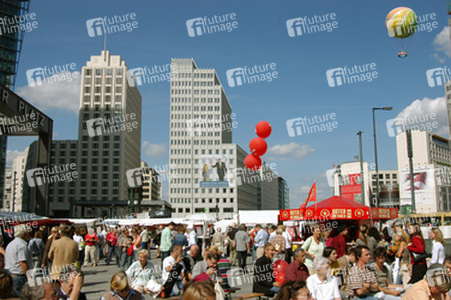 Solidaritätsbasar am Potsdamer Platz