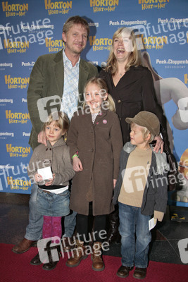 Sönke Wortmann mit Cecilia Kunz und seinen Kindern