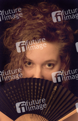 Frau mit Fächer / Woman With Fan
