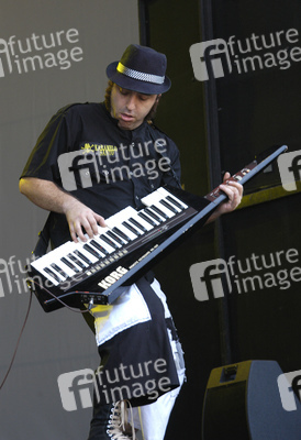 Keyboarder von Karamelo Santo