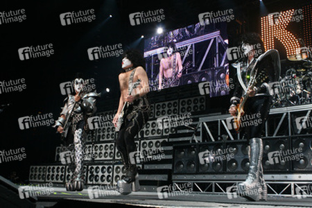 Eric Singer / The Cat , Paul Stanley / The Starchild, Tommy Thayer / The Spaceman, Eric Singer / The Cat