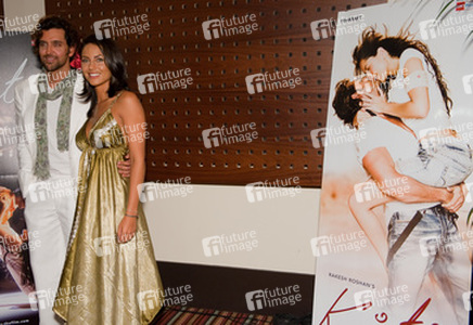 Hrithik Roshan, Bárbara Mori