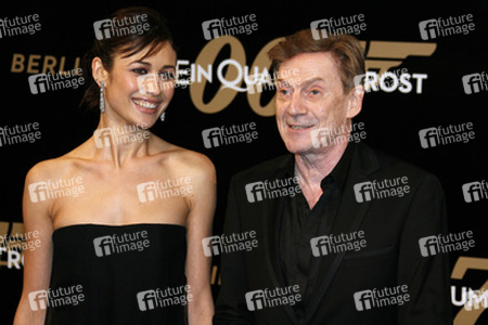 Olga Kurylenko, Jesper Christensen