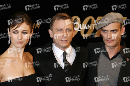 Olga Kurylenko, Daniel Craig, Anatole Taubman