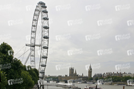 Blick von der Golden Jubilee Bridge