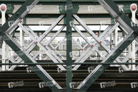 Hungerford Bridge / Charing Cross Bridge