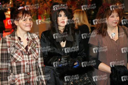 Miss Ming, Isabelle Adjani, Yolande Moreau