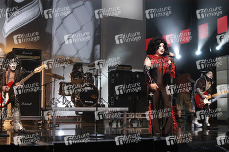 Joseph James Fatale - Mini Gene, Travis Ellis - Mini Peter, Terra Jole - Mini Paulina, Wilbur Mullet - Mini Ace