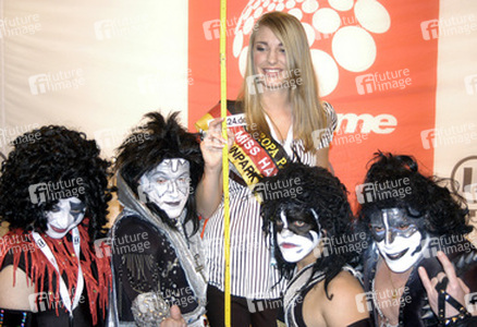 Terra Jole - Mini Paulina, Wilbur Mullet - Mini Ace, Katie Steiner, Travis Ellis - Mini Peter, Joseph James Fatale - Mini Gene