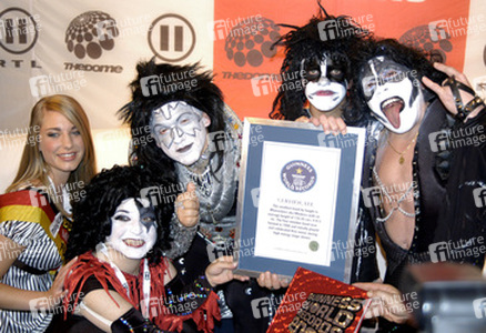 Katie Steiner, Terra Jole - Mini Paulina, Wilbur Mullet - Mini Ace, Travis Ellis - Mini Peter, Joseph James Fatale - Mini Gene