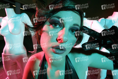 Herrin der Puppen / Mistress of Puppets