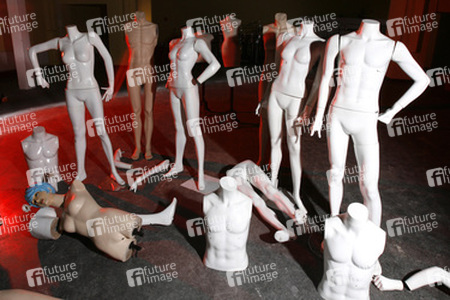 Herrin der Puppen / Mistress of Puppets