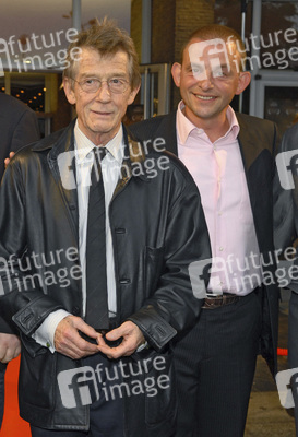 John Hurt, Dominique Horwitz