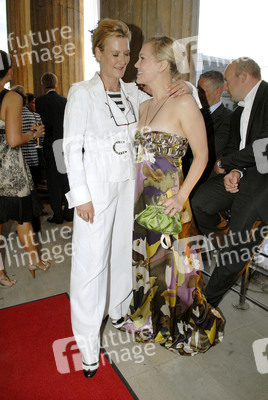 Suzanne von Borsody, Anna Loos