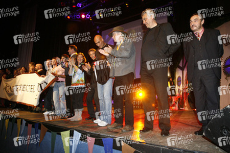 Lee Arenberg, Chris Rankin, Jamie Yeates, Stanislav Ianevski, Mark Ferguson, Lori Dungey, Jed Brophy, Shane Rangi, Brad Dourif, Paul Norell, John Rhys-Davies