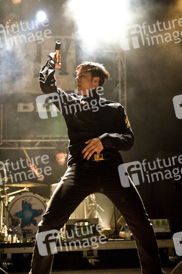 Sascha Chi(no) Carrilho, Ron Cazzato