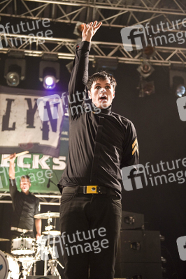 Sascha Chi(no) Carrilho, Ron Cazzato