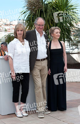 Lesley Manville, Jim Broadbent, Ruth Sheen
