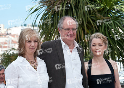Lesley Manville, Jim Broadbent, Ruth Sheen