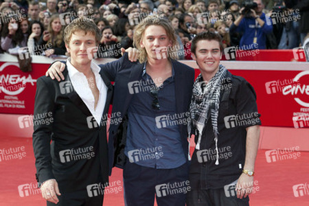 Charlie Bewley, Jamie Campbell Bower, Cameron Bright