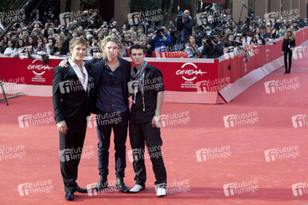 Charlie Bewley, Jamie Campbell Bower, Cameron Bright
