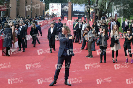 Jamie Campbell Bower (im Hntergrund Charlie Bewley)