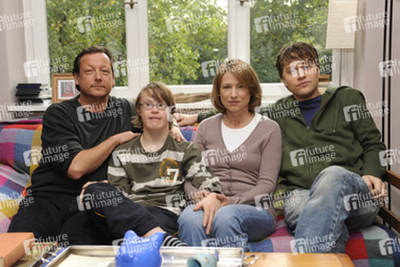 Matthias Brandt, Max Dominik, Corinna Harfouch, Adrian Topol