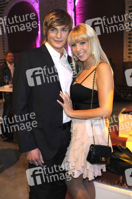 Annemarie Eilfeldwith mit Freund Steffen Cieszynski