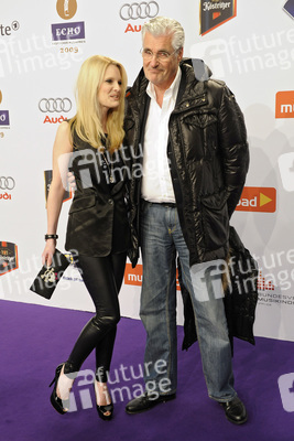 Mirja Du Mont, Sky du Mont