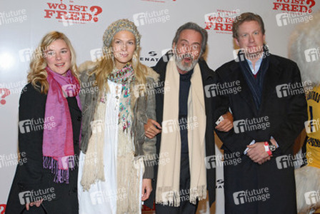 Helmut Dietl mit Begleitung