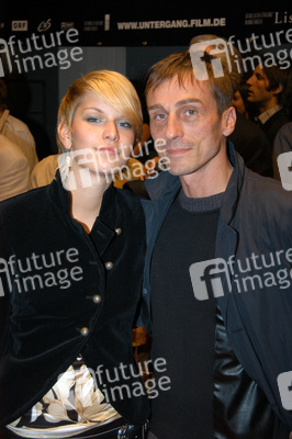 André Hennicke mit Begleitung