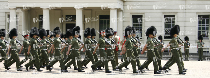 Welsh Guards beim Exerzieren im Hof der Wellington Barracks