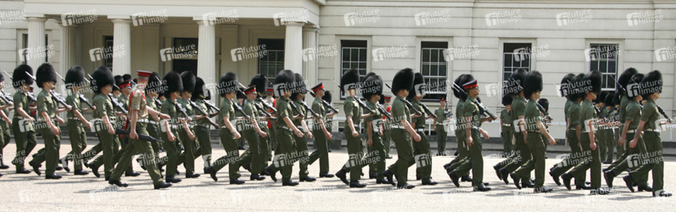 Welsh Guards beim Exerzieren im Hof der Wellington Barracks
