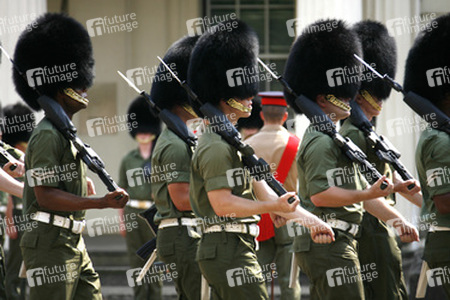 Welsh Guards beim Exerzieren im Hof der Wellington Barracks