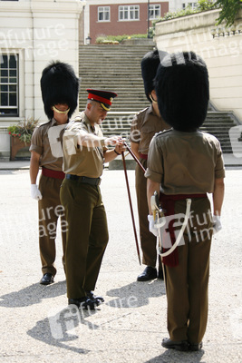 Welsh Guards beim Exerzieren im Hof der Wellington Barracks