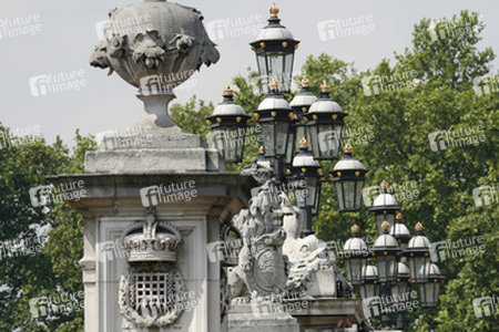 Lampen am Zaum vom Buckingham-Palast / Buckingham Palace