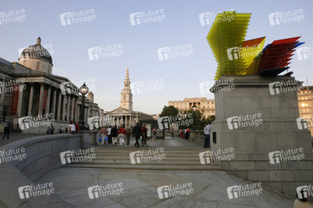 National Gallery und St. Martin-in-the-Fields, Skulptur 'Model for a Hotel' von Thomas Schütte