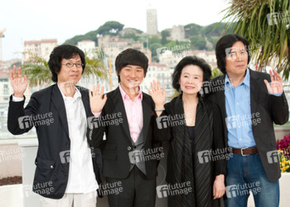 Jun-dong Lee, David Lee / Da-wit Lee, Yun Jung Hee / Jeong-hee Yoon, Chang-dong Lee