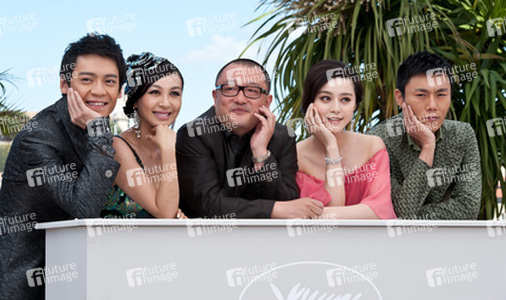 Yi Zi, Feier Li, Xiaoshuai Wang, Bingbing Fan, Hao Qin