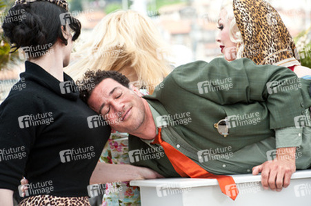 Evie Lovelle, Roky Roulette