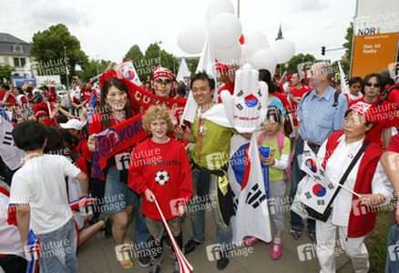 Fans aus Süd-Korea auf der Fanmeile