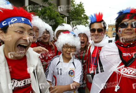 Fans aus Süd-Korea auf der Fanmeile
