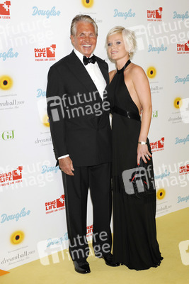 George Hamilton mit Freundin Barbara Sturm