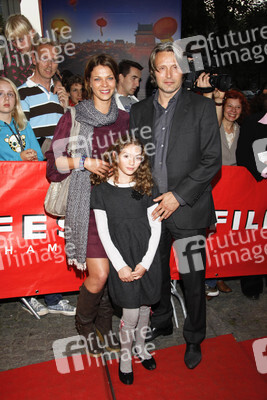 Jessica Schwarz, Valeria Eisenbart, Mads Mikkelsen