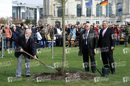 Lothar de Maiziere, Michail Sergejewitsch Gorbatschow, Stefan Schreiter