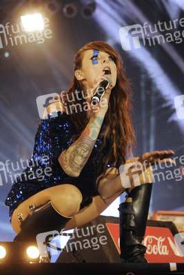 Jennifer Weist (Jennifer Rostock)