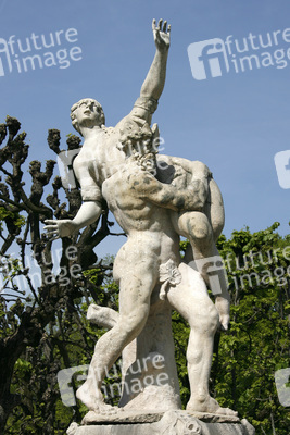 Figur am zentralen Springbrunnenbecken